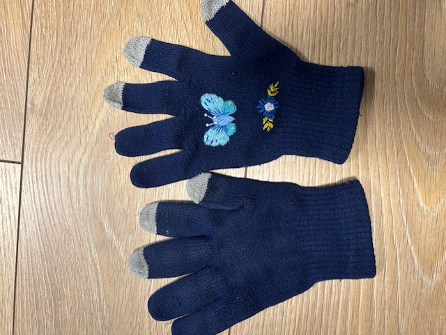 Leitud ese: Riided — ID: 74165